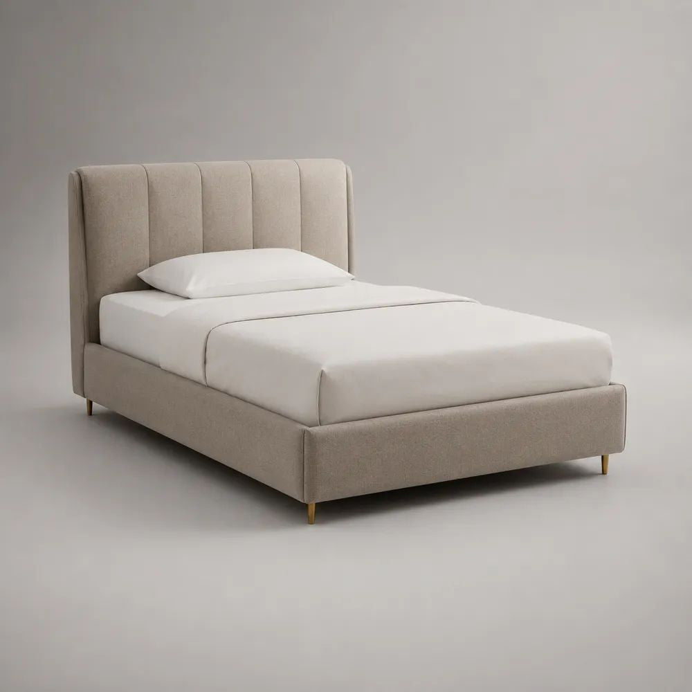 Letto matrimoniale imbottito 140 x 200 cm in tessuto beige e metallo dorato con testiera verticale e rete a doghe