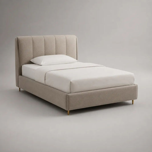 Letto matrimoniale imbottito 140 x 200 cm in tessuto beige e metallo dorato con testiera verticale e rete a doghe